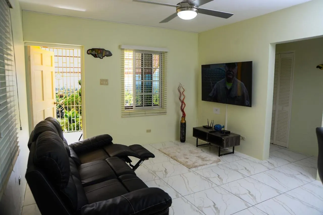 Guest house Three Palm Villa Montego Bay Jamaica
