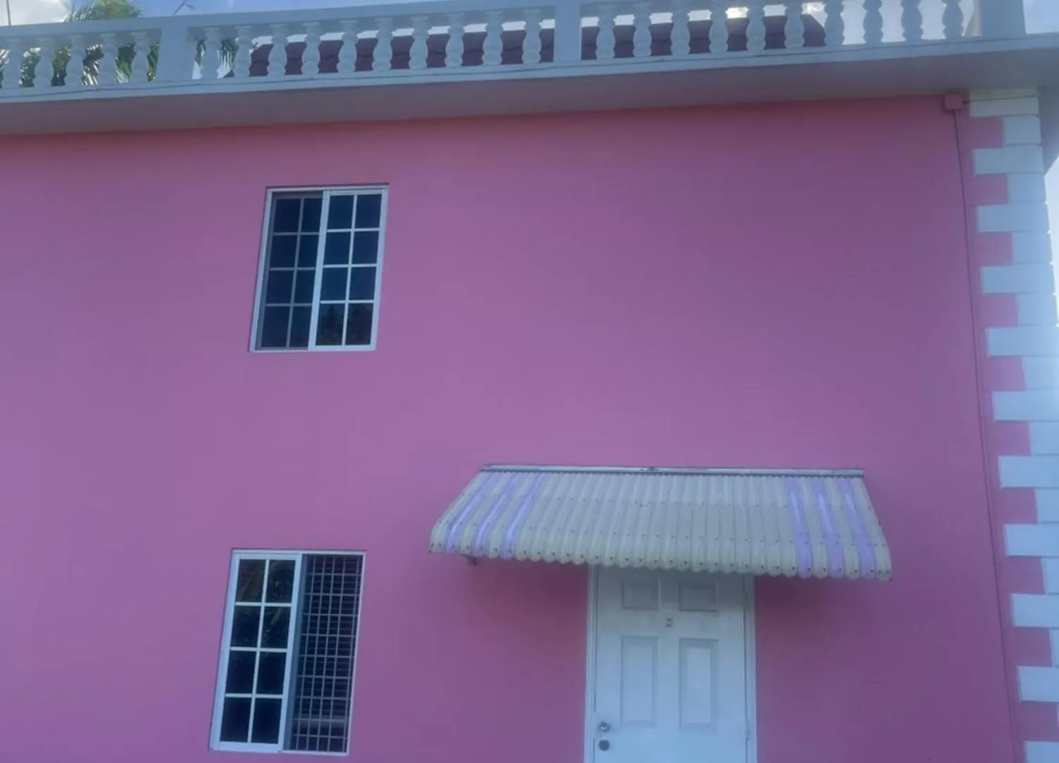 بيت ضيافة Three Palm Villa مونتيغو باي