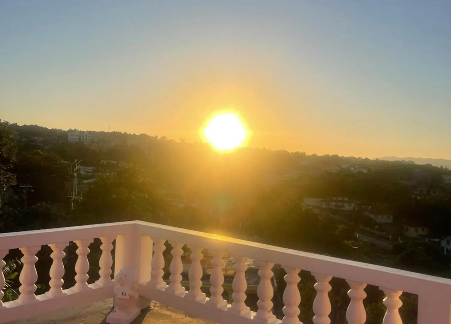 بيت ضيافة Three Palm Villa مونتيغو باي