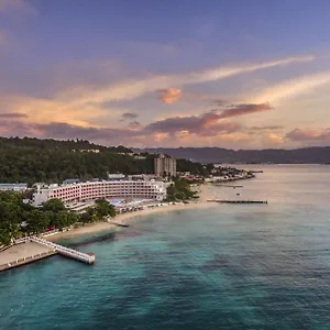 https://royal-decameron-cornwall-beach-hotel.hotelsnegriljamaica.com